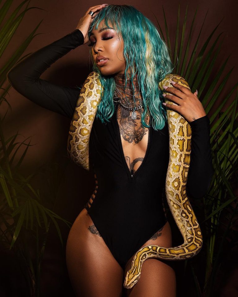 Model @nepthys_thegod snake goddess images by @justindeanphotos