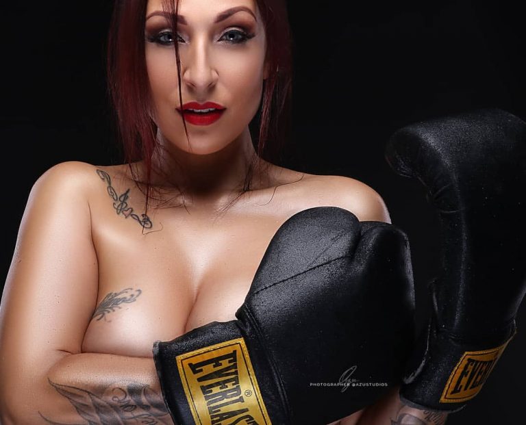 Veronica Noriega @_veronicanoriega Everlast shoot – images by AZU studios