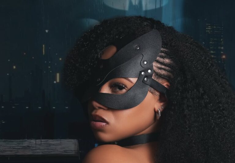 Black Cat Energy 🐾 | @rosiee.ny x @topshelf.vizuals